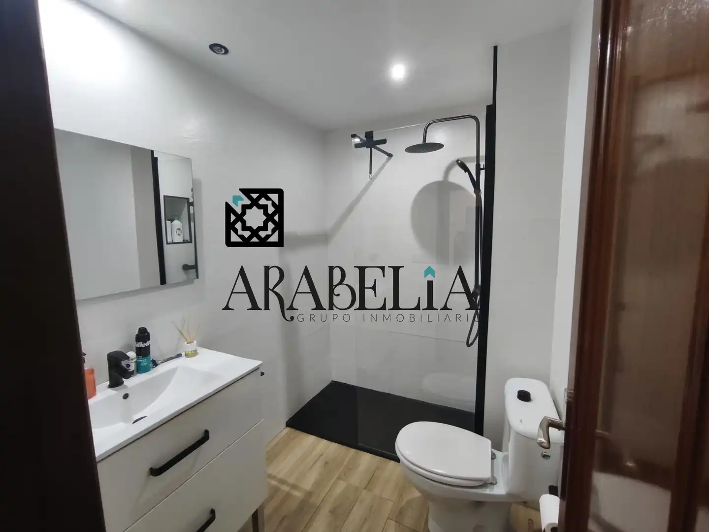 Bathroom of Flat for sale in Córdoba  with Air Conditioner