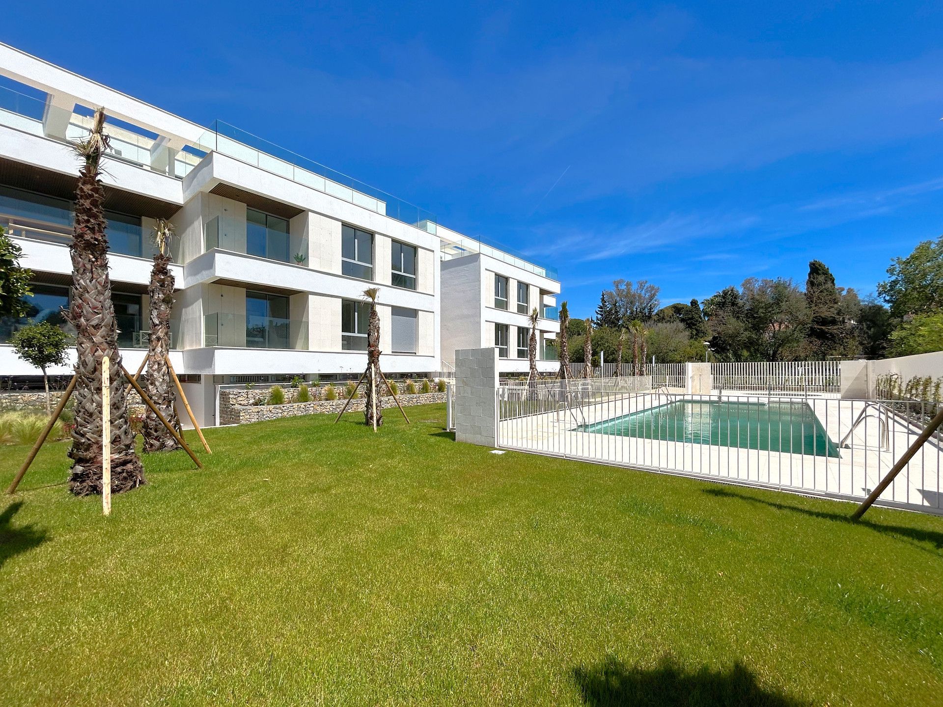 Swimming pool of Apartment to rent in Marbella  with Air Conditioner, Heating and Terrace