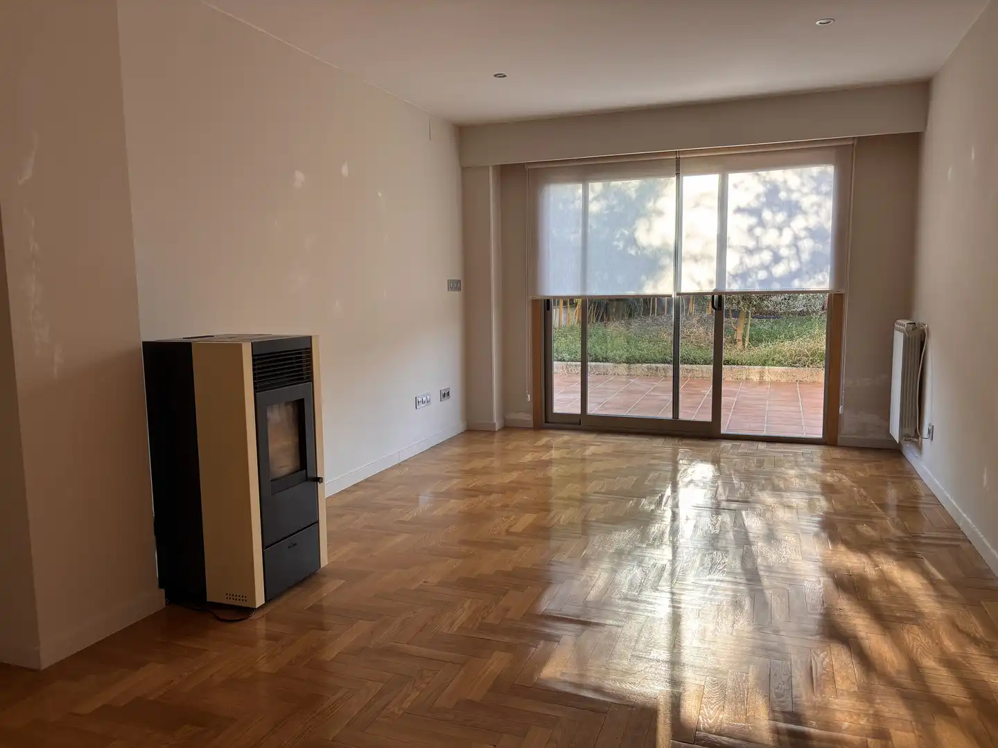 Sala d'estar de Casa adosada en venda en Allariz amb Terrassa i Balcó
