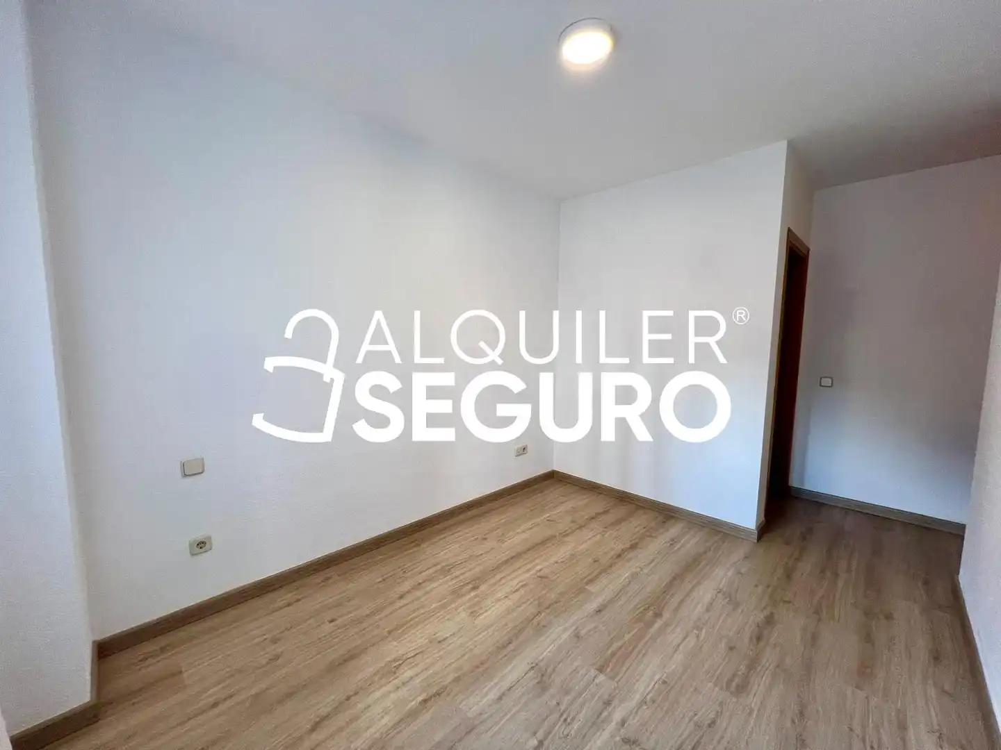 Habitación de Piso de alquiler en Madrid con Aire acondicionado, Calefacción y Piscina