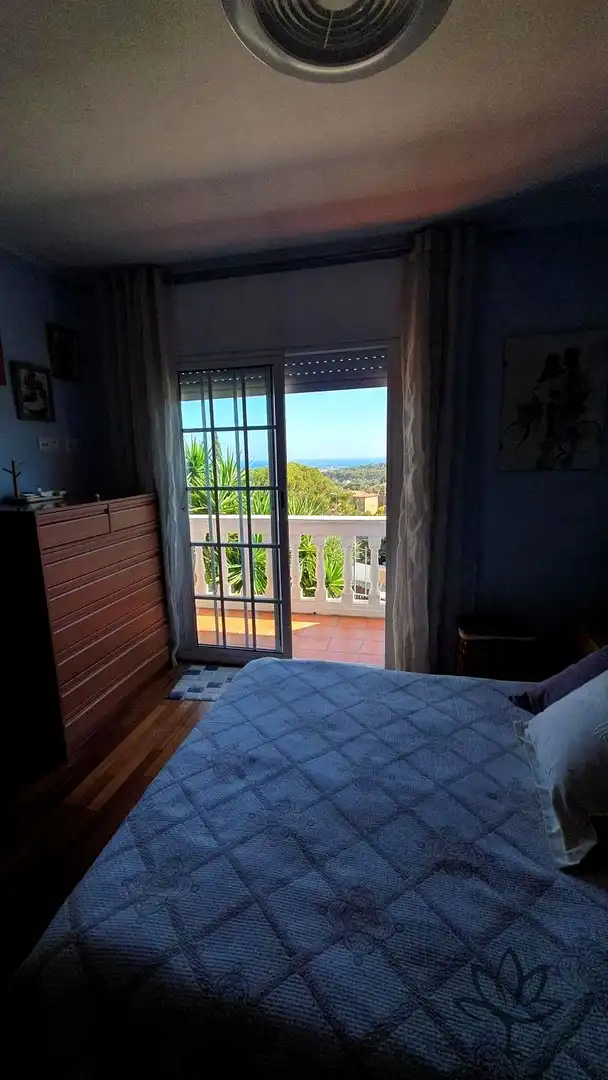 Schlafzimmer von Einfamilien-Reihenhaus zum Verkauf in Castelldefels mit Klimaanlage, Heizung und Privatgarten