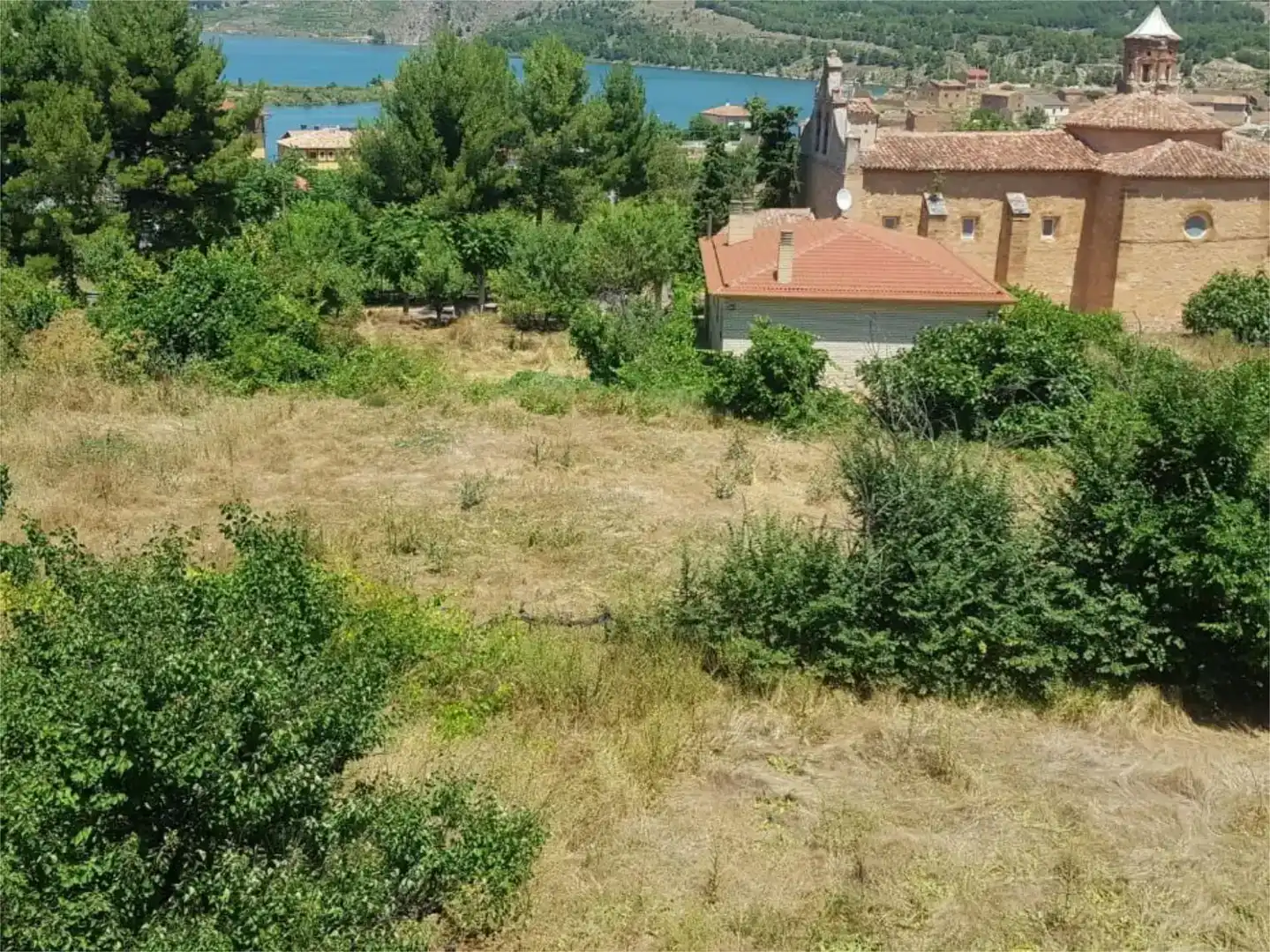 Terreno en venta en Nuévalos