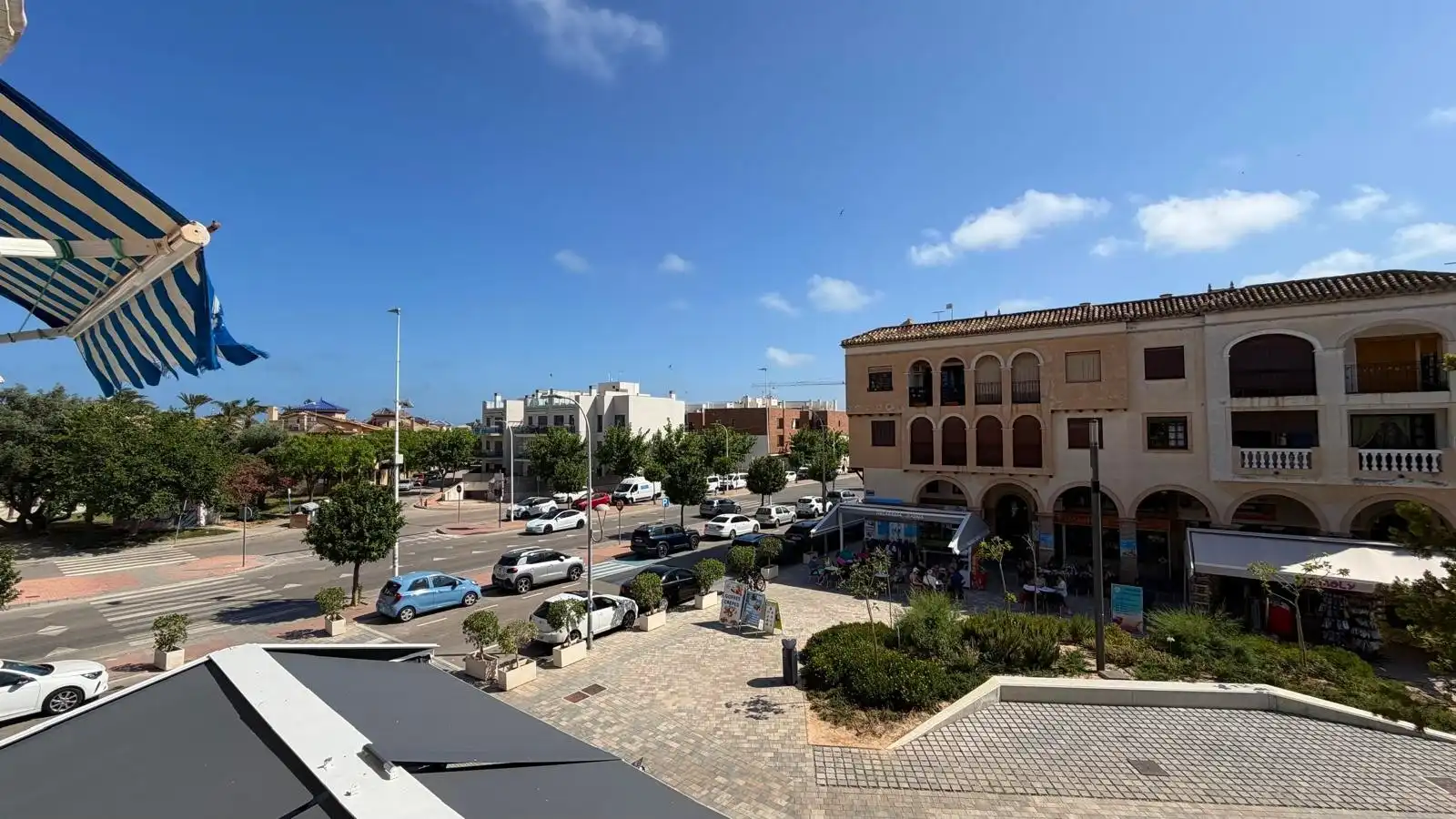Vista exterior de Piso en venta en Los Alcázares con Piscina, Amueblado y Horno