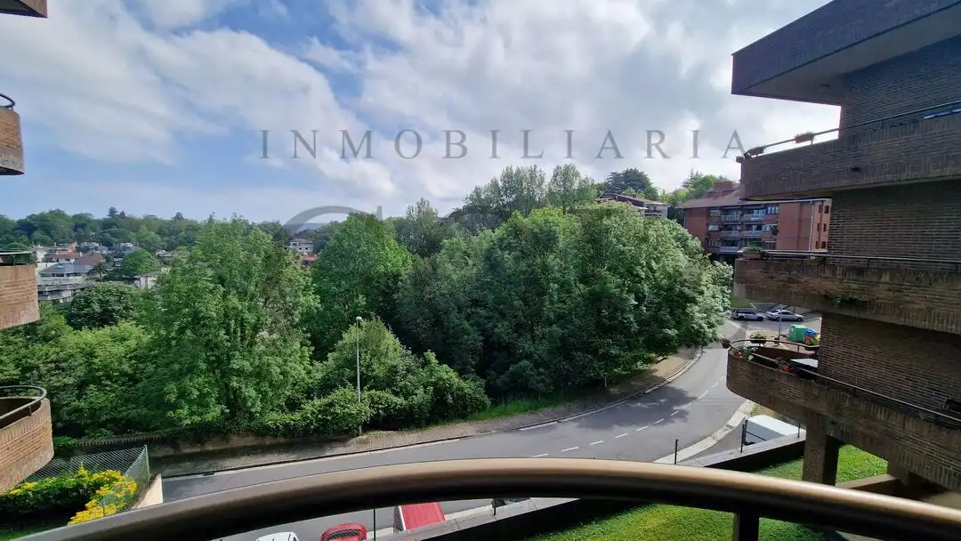 Terrassa de Pis en venda en Donostia - San Sebastián  amb Calefacció, Terrassa i Balcó