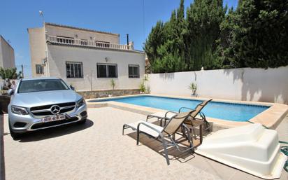 Piscina de Casa o xalet en venda en Torrevieja amb Aire condicionat, Calefacció i Jardí privat