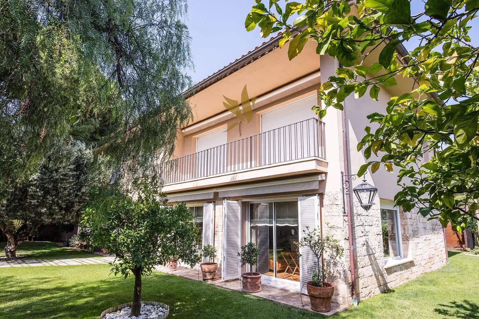 Vista exterior de Casa o xalet de lloguer en Barcelona amb Aire condicionat, Calefacció i Jardí privat