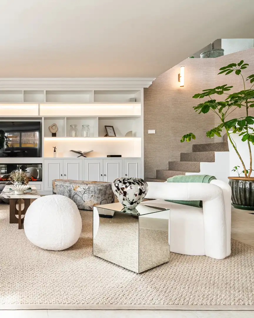 Sala de estar de Ático en venta en Marbella con Terraza, Piscina y Amueblado