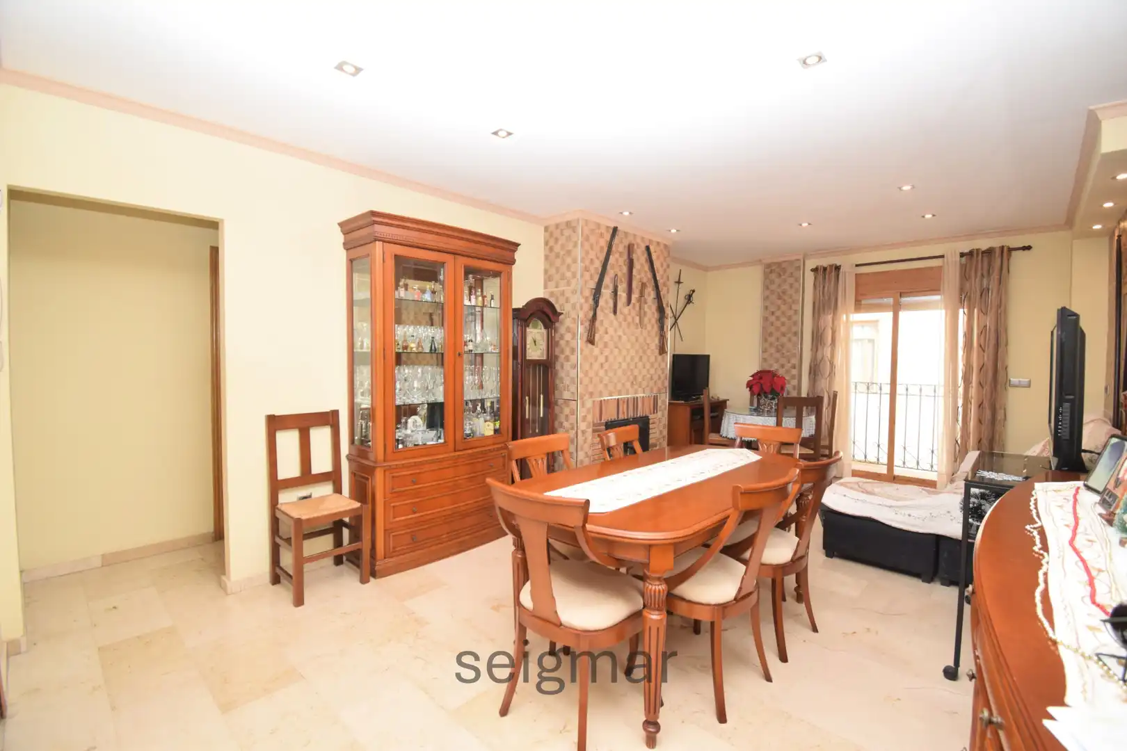Comedor de Casa adosada en venta en La Nucia con Terraza, Horno y Lavadora