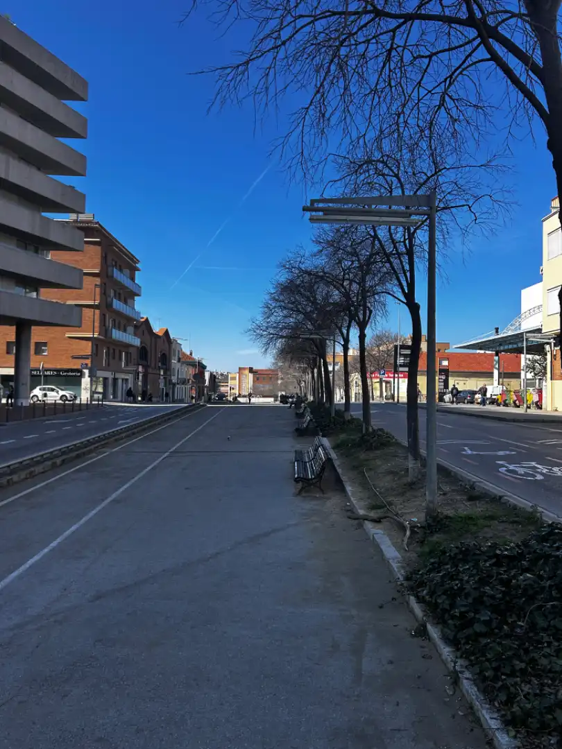 Vista exterior de Edifici en venda en Terrassa