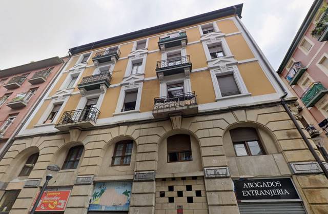 Piso en Venta en C/ Cortés en San Francisco