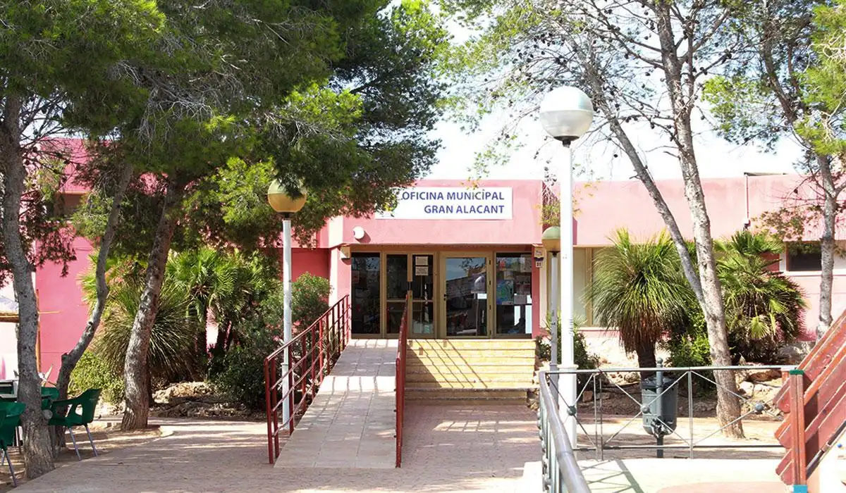 Casa adosada en venta en Santa Pola con Terraza, Piscina y Piscina comunitaria