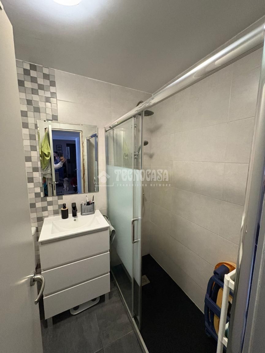 Bathroom of Flat for sale in  Madrid Capital
