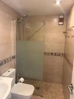 Baño de Apartamento en venta en Arona con Terraza, Amueblado y Horno