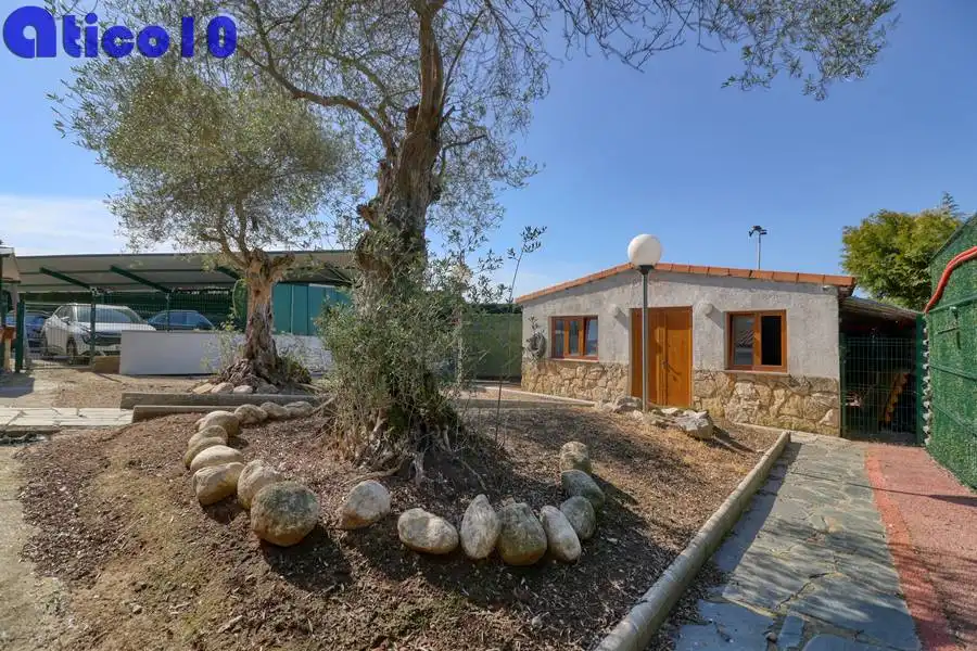 Vista exterior de Casa o chalet en venta en Gijón  con Calefacción, Jardín privado y Parquet