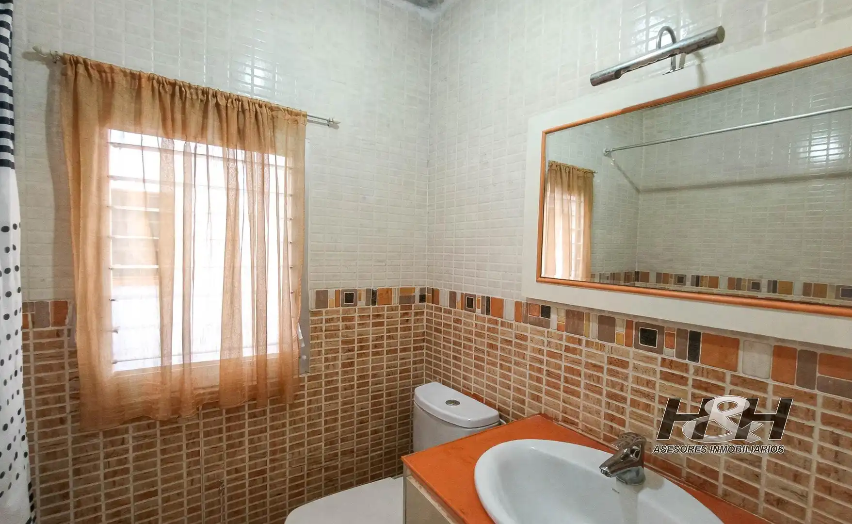 Baño de Piso en venta en Paterna con Aire acondicionado y Calefacción
