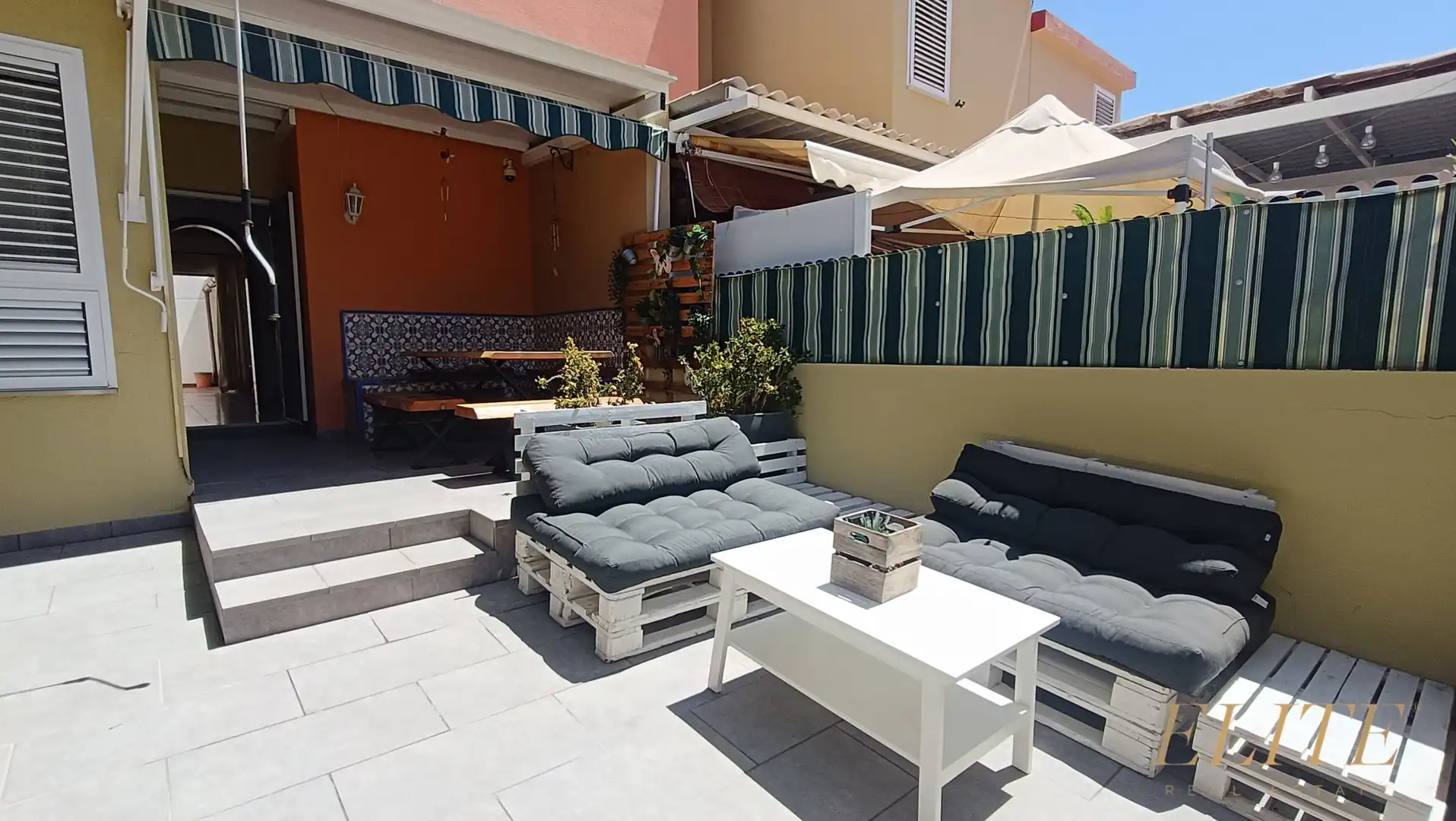 Terrace of Detached homes for rent in Mogán