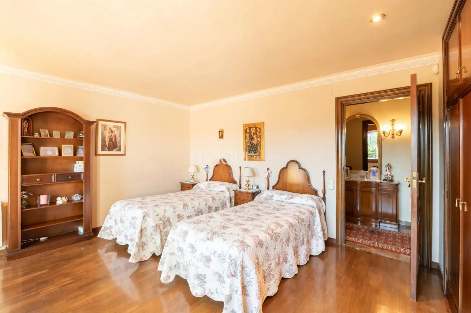 Bedroom of Houses for sale in Sant Cugat del Vallès  with Air Conditioner, Heating and Parquet flooring