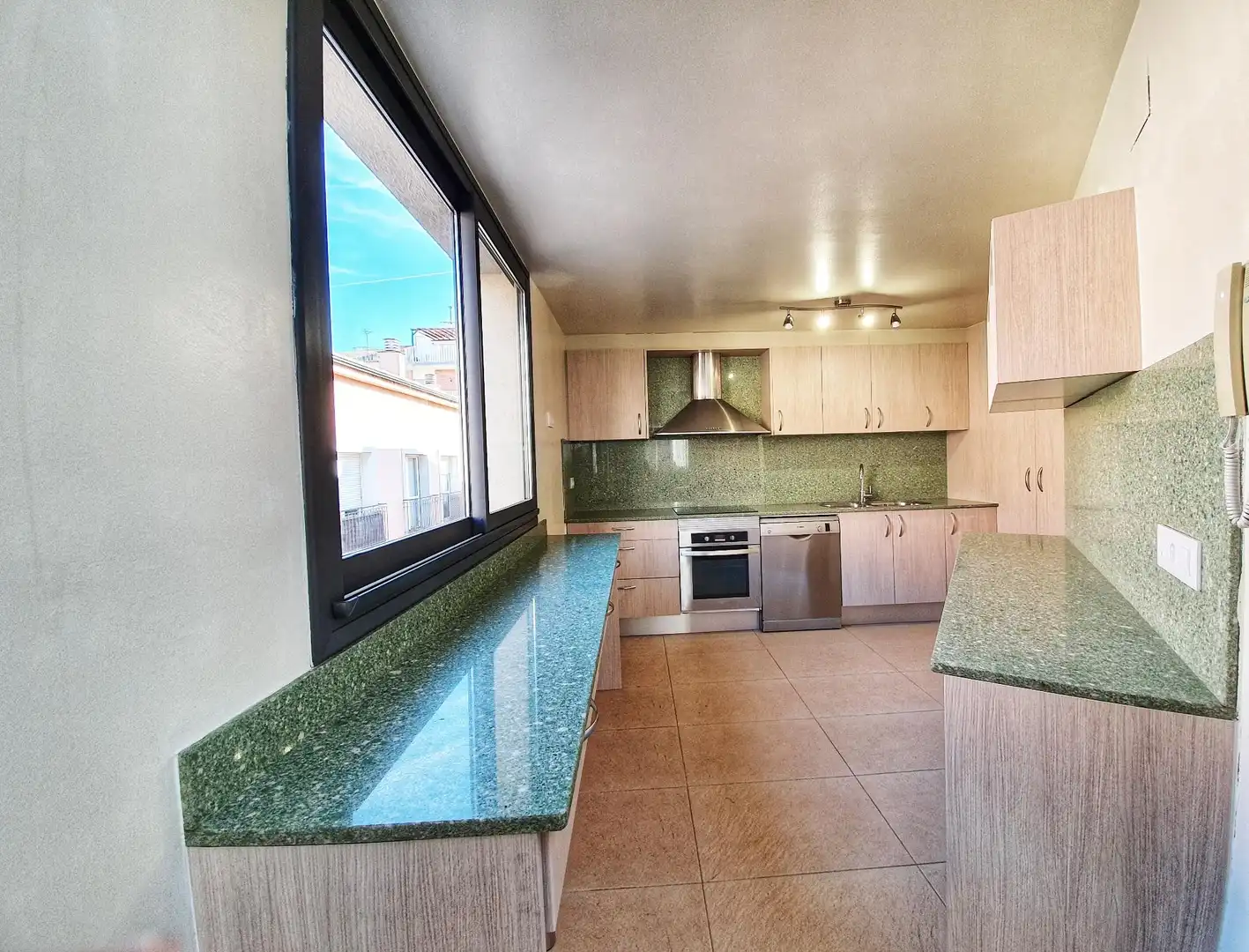 Cuina de Casa o xalet en venda en Sant Cugat del Vallès amb Aire condicionat, Calefacció i Parquet