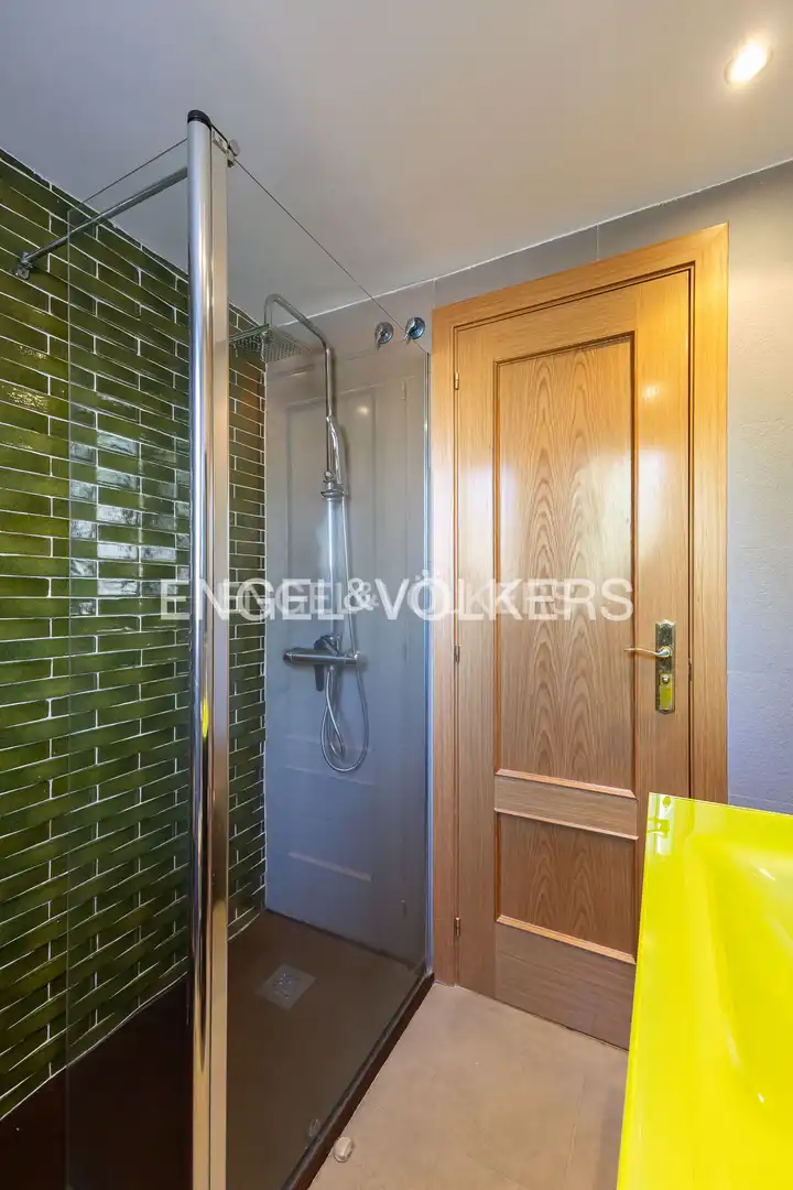 Baño de Apartamento en venta en Paracuellos de Jarama con Calefacción, Jardín privado y Terraza
