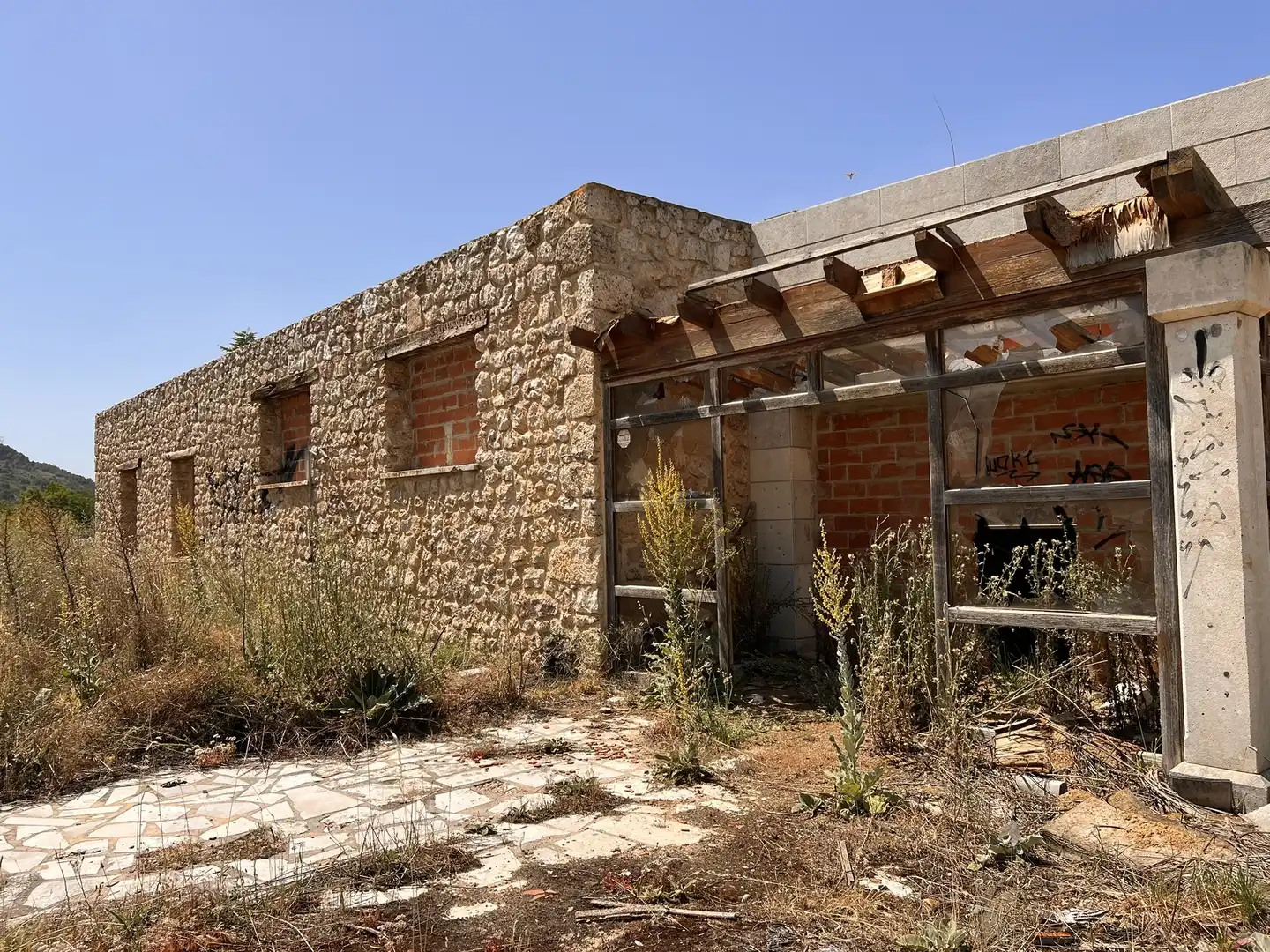 Buildings for sale in C/ Extrarradio , Castrillo de Duero