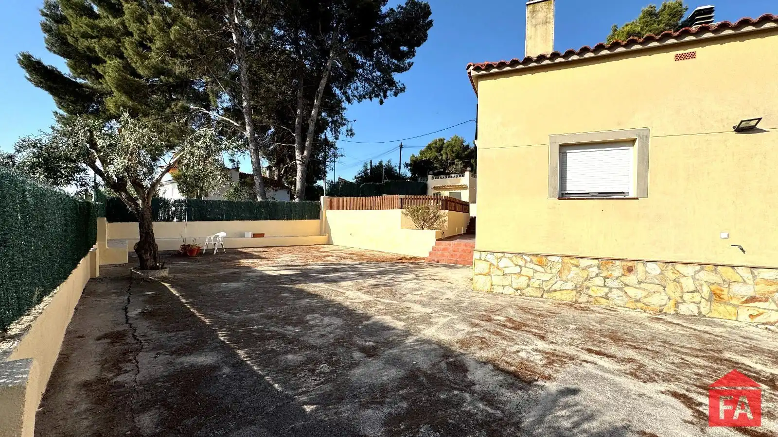Vista exterior de Casa o xalet en venda en Bellvei amb Traster i Alarma