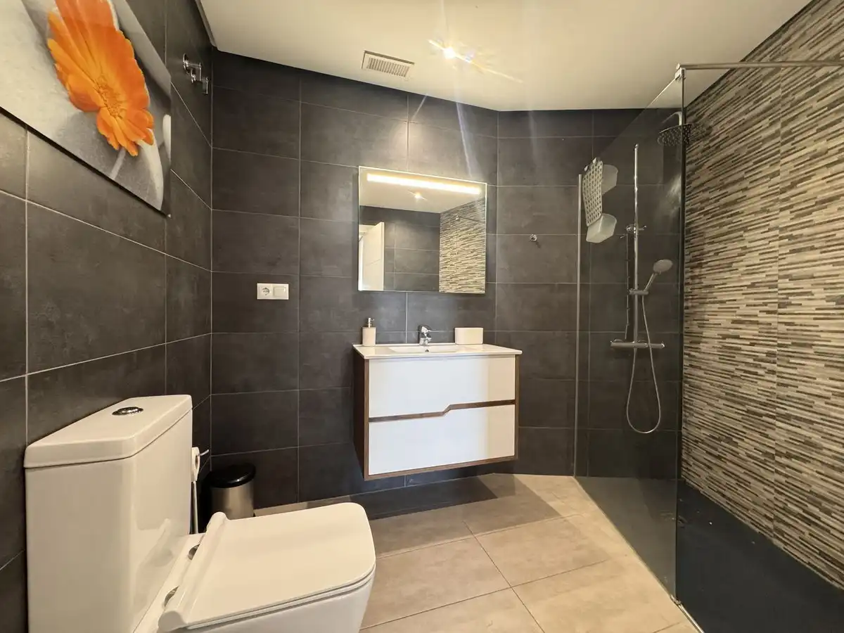 Badezimmer von Wohnungen zur Miete in Estepona Pueblo