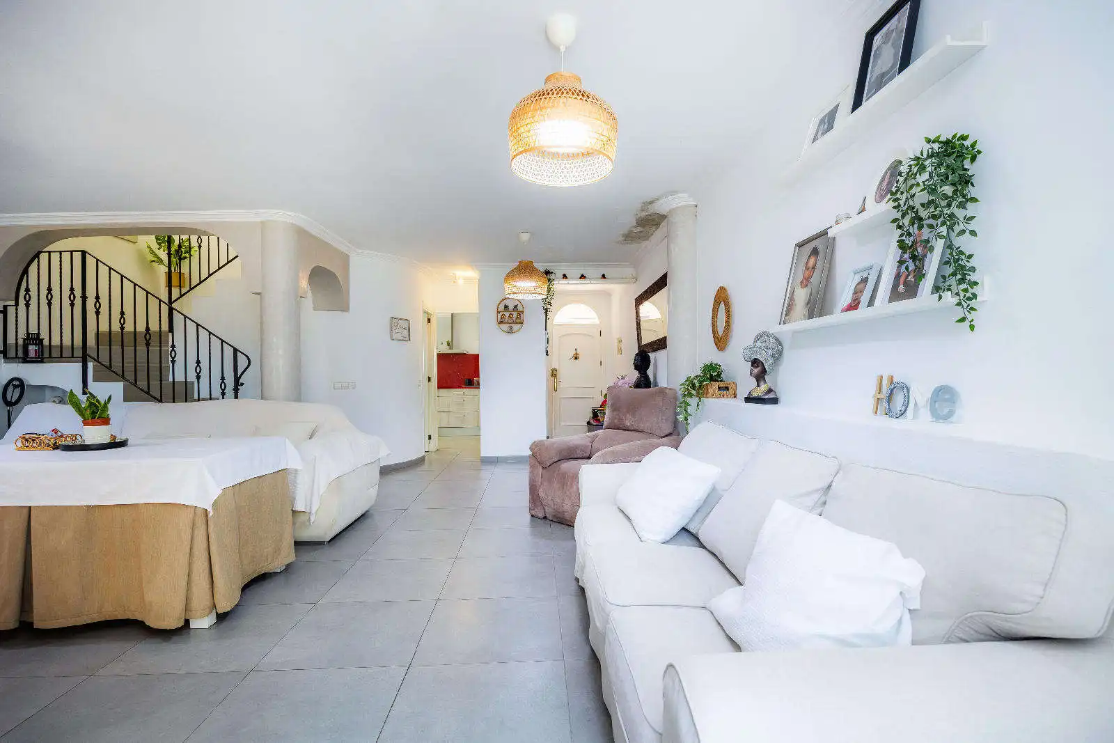 Wohnzimmer von Einfamilien-Reihenhaus zum Verkauf in Capdepera mit Klimaanlage, Terrasse und Möbliert