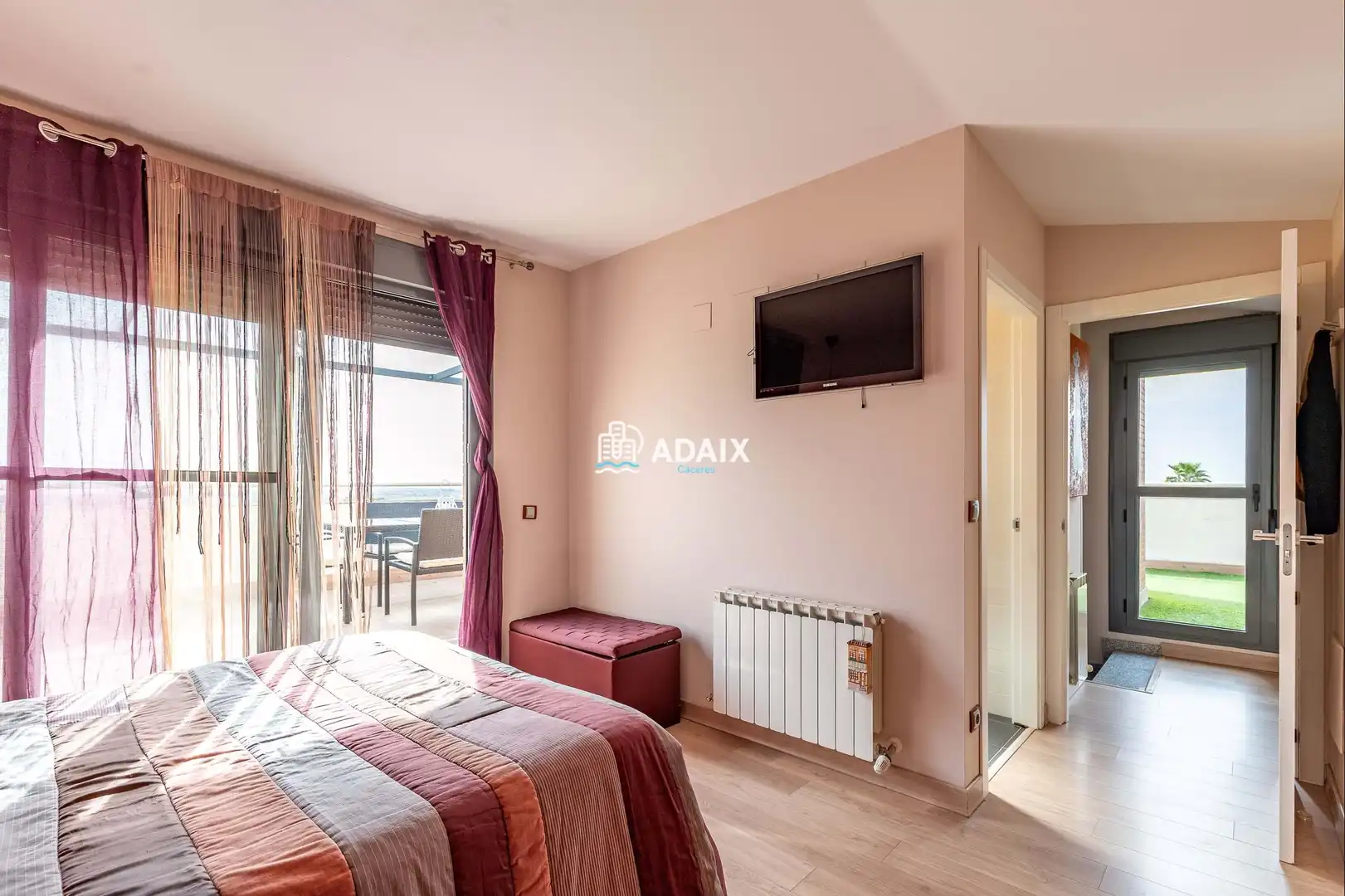 Schlafzimmer von Dachboden zum Verkauf in Cáceres mit Klimaanlage, Heizung und Terrasse