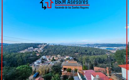 Vista exterior de Casa o xalet en venda en Corbera de Llobregat amb Calefacció, Jardí privat i Terrassa