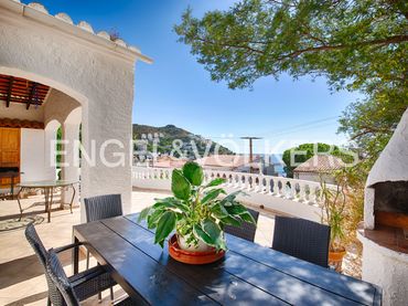 Casa con giardino in vendita a Avinguda de Santa Bàrbara