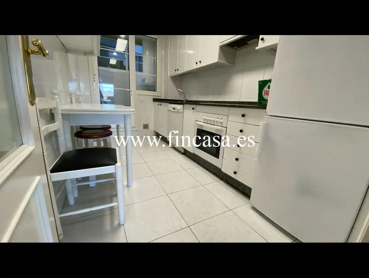 Cocina de Piso de alquiler en Baiona con Calefacción, Terraza y Amueblado