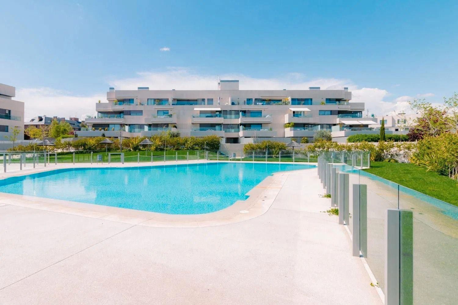 Swimming pool of Planta baja to rent in Boadilla del Monte  with Air Conditioner, Heating and Private garden