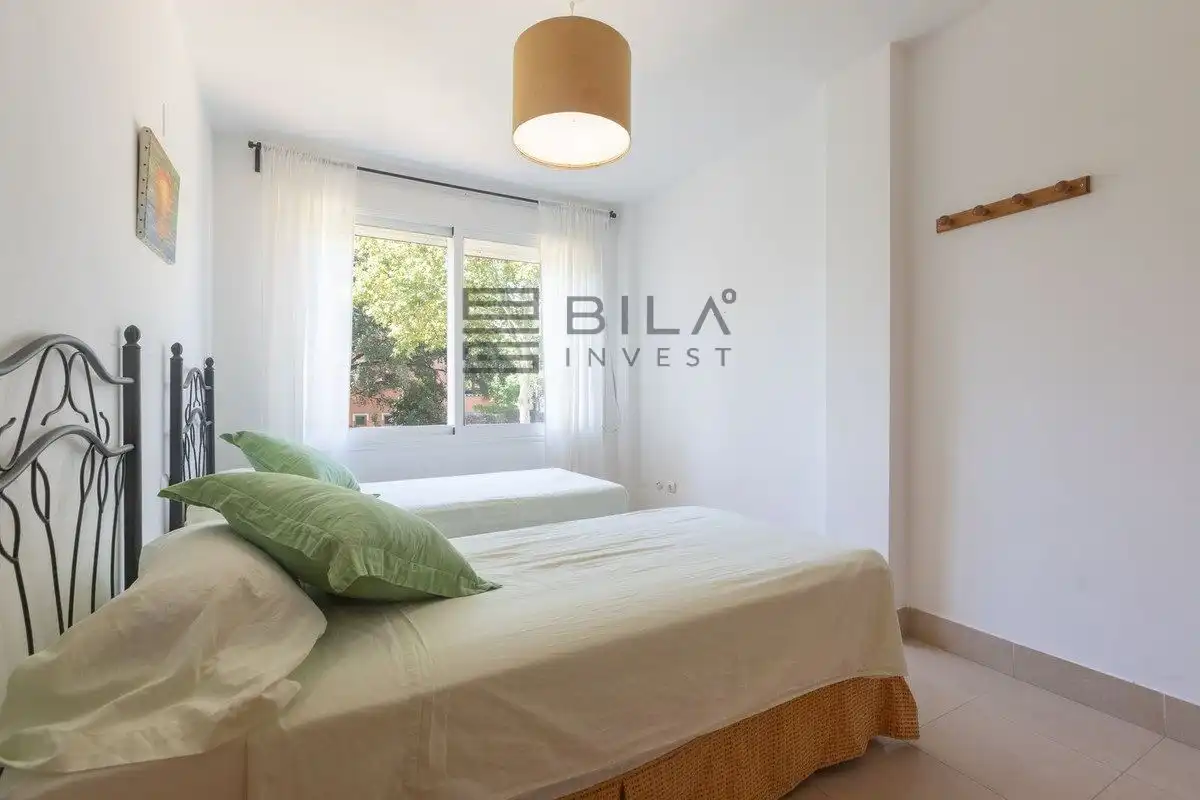 Bedroom of Flat for sale in Marbella  with Air Conditioner, Terrace and Swimming Pool