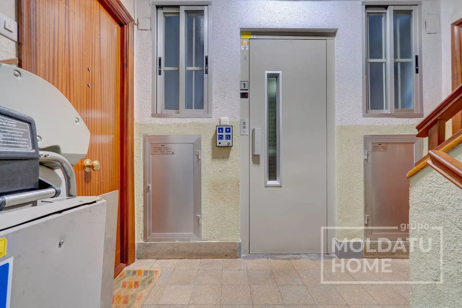 Piso en venta en Irun  con Calefacción, Trastero y Amueblado