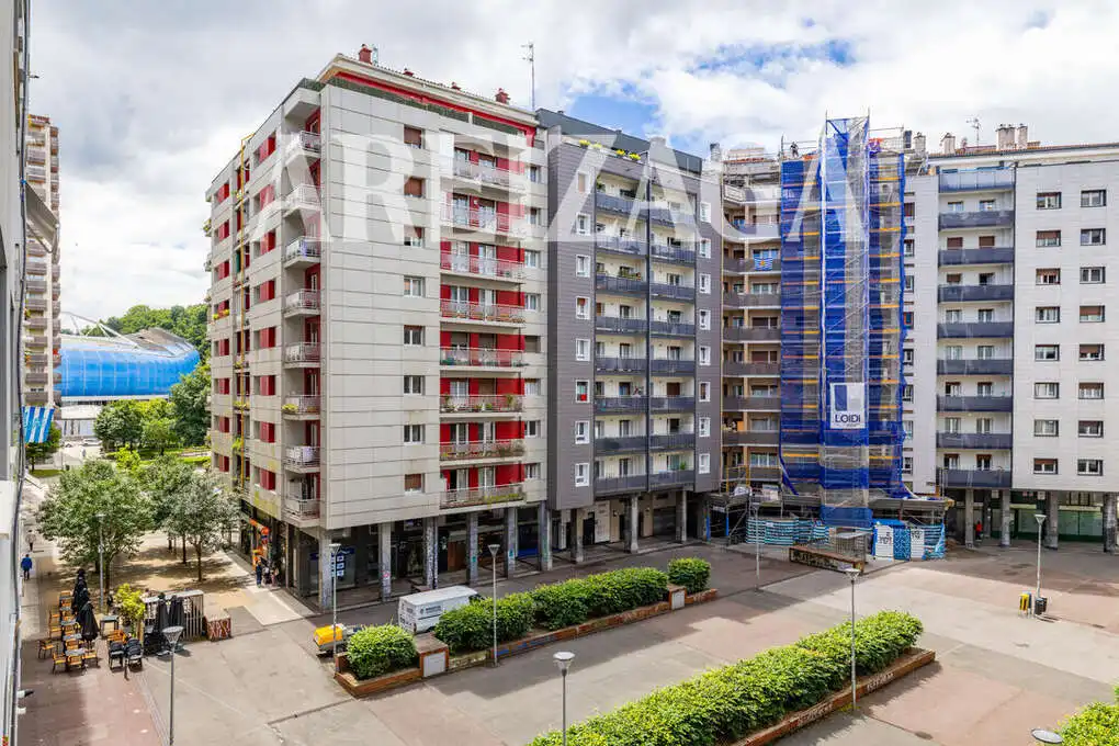Außenansicht von Wohnung zum Verkauf in Donostia - San Sebastián  mit Heizung und Balkon