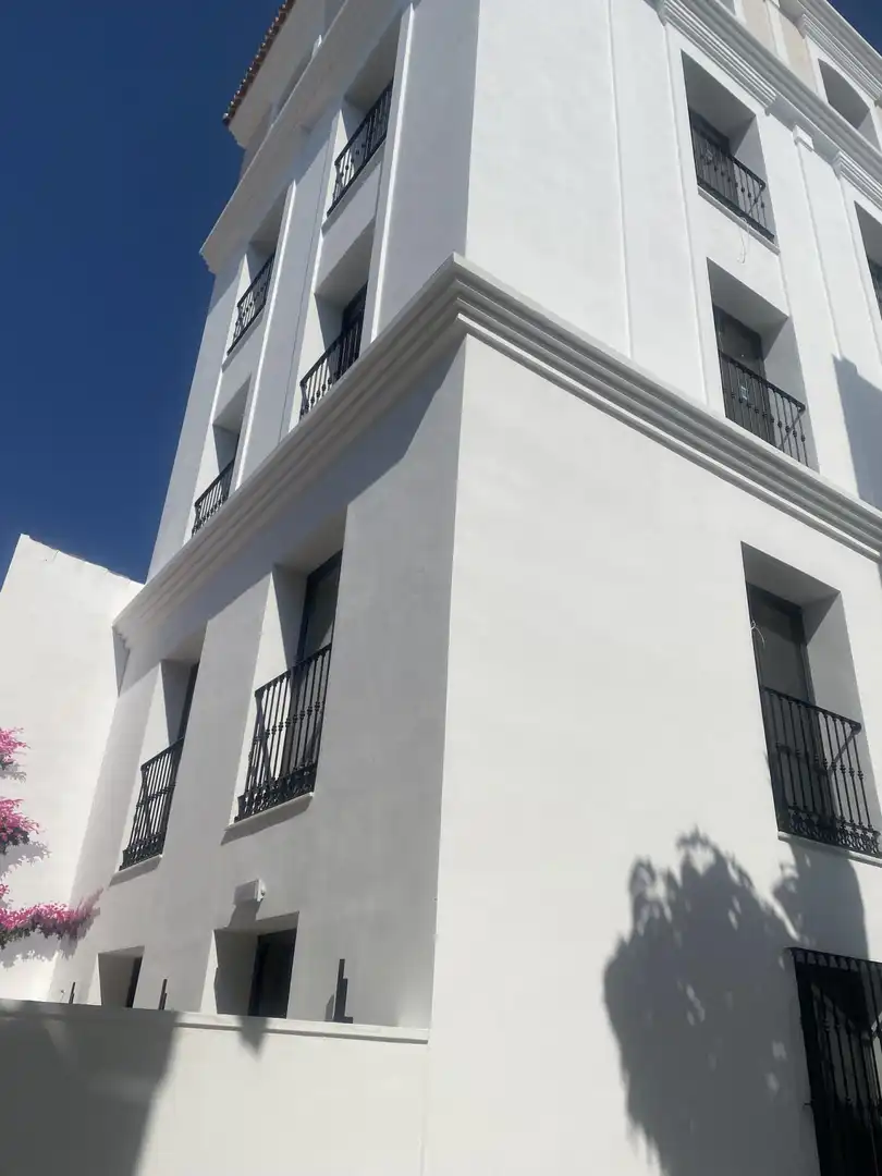 Inmuebles singulares con ascensor en venta en Estepona Pueblo