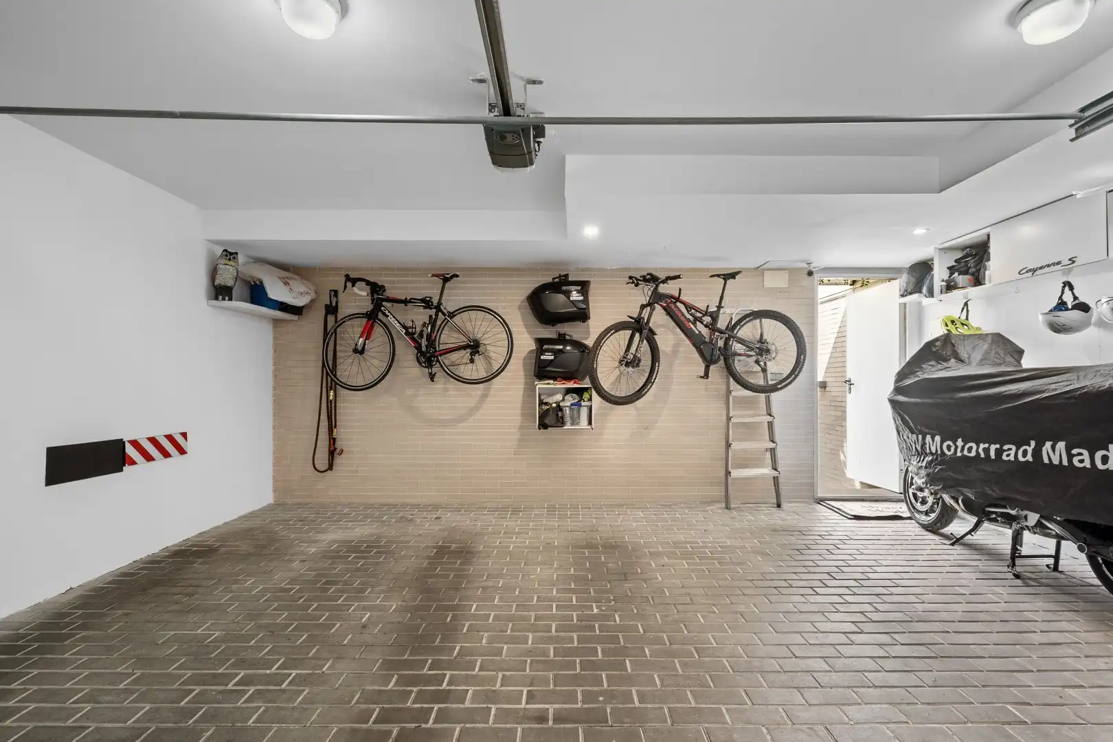 Parking de Casa o chalet en venta en Granada con Aire acondicionado, Calefacción y Terraza