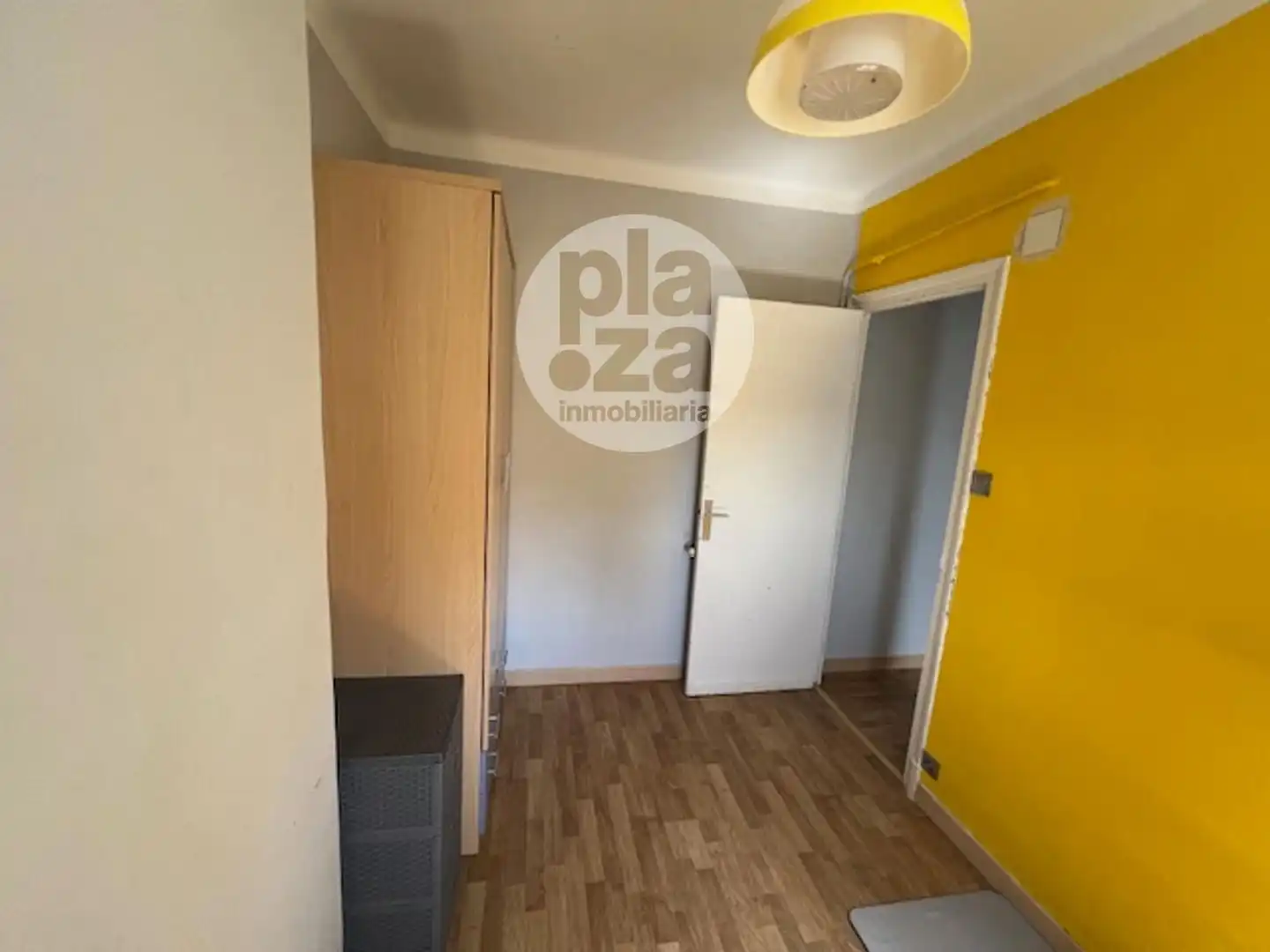 Dormitori de Pis en venda en Burgos amb Calefacció i Moblat