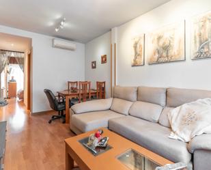 Living room of Flat for sale in  Madrid Capital