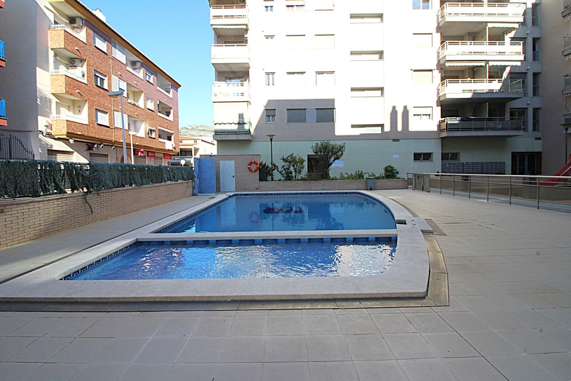 Piscina de Apartament en venda en Oropesa del Mar / Orpesa amb Jardí privat, Terrassa i Piscina comunitària