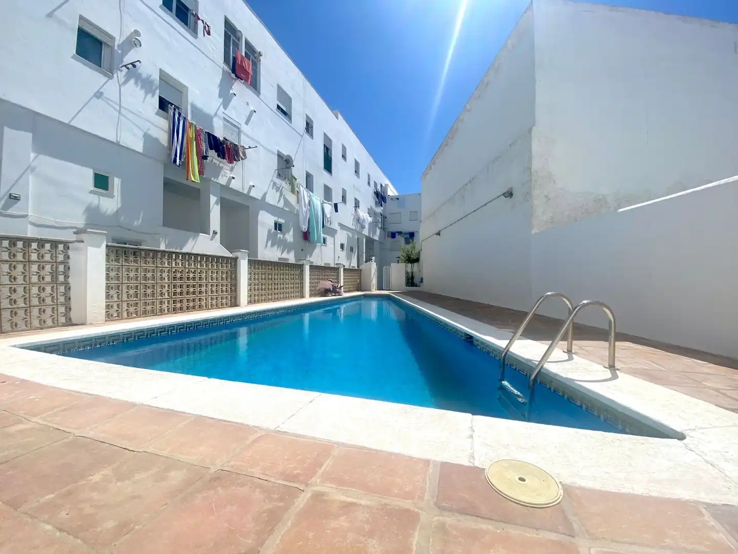 Pis amb piscina en venda a Calle Braille