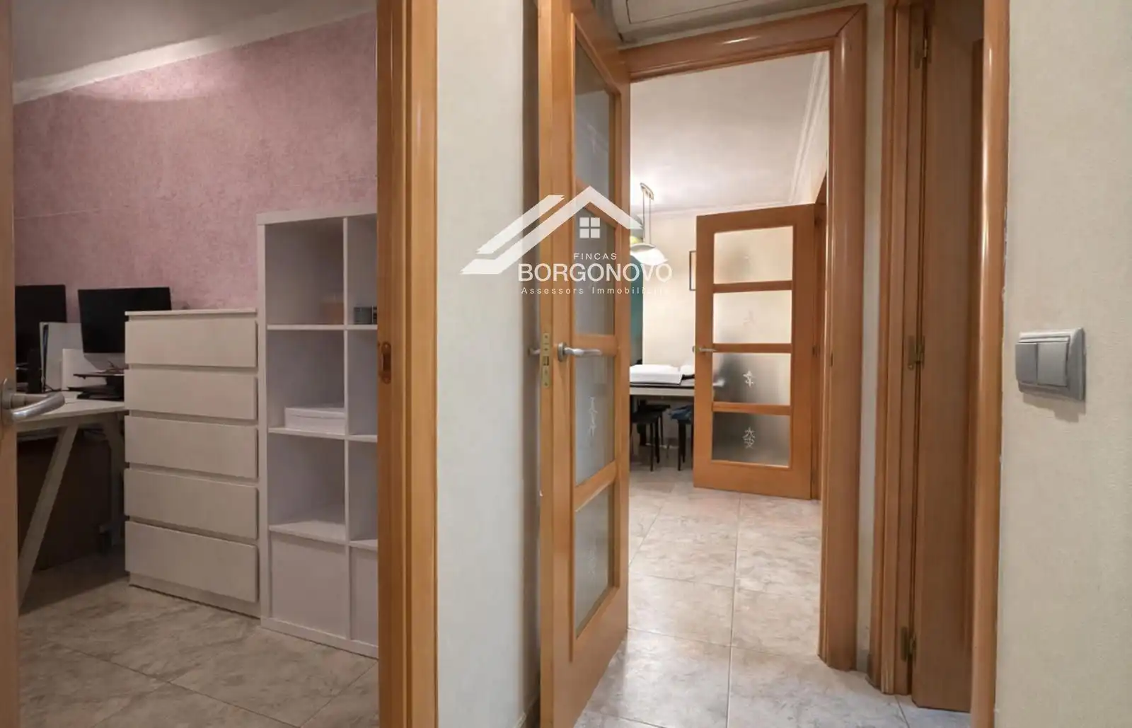 Wohnung zum Verkauf in Barcelona mit Klimaanlage, Heizung und Terrasse