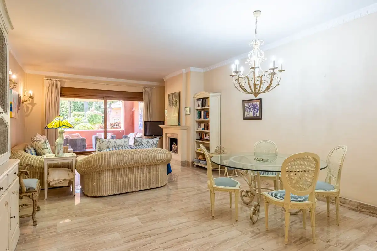 Sala de estar de Piso en venta en Marbella con Aire acondicionado y Trastero