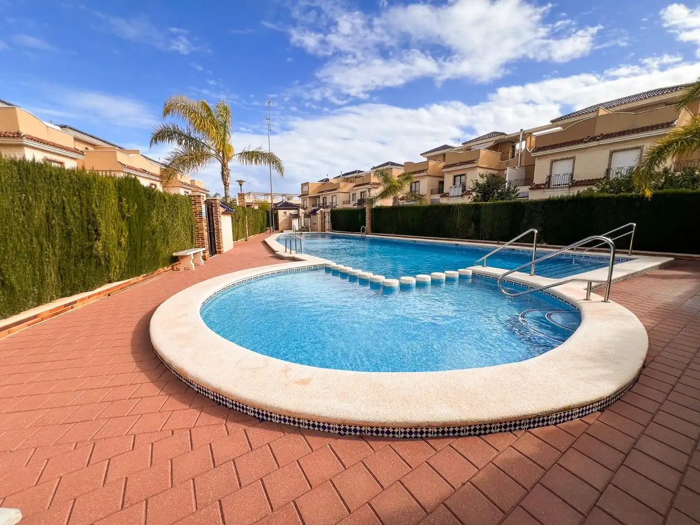 Piscina de Casa adosada en venta en Pilar de la Horadada con Aire acondicionado, Calefacción y Terraza
