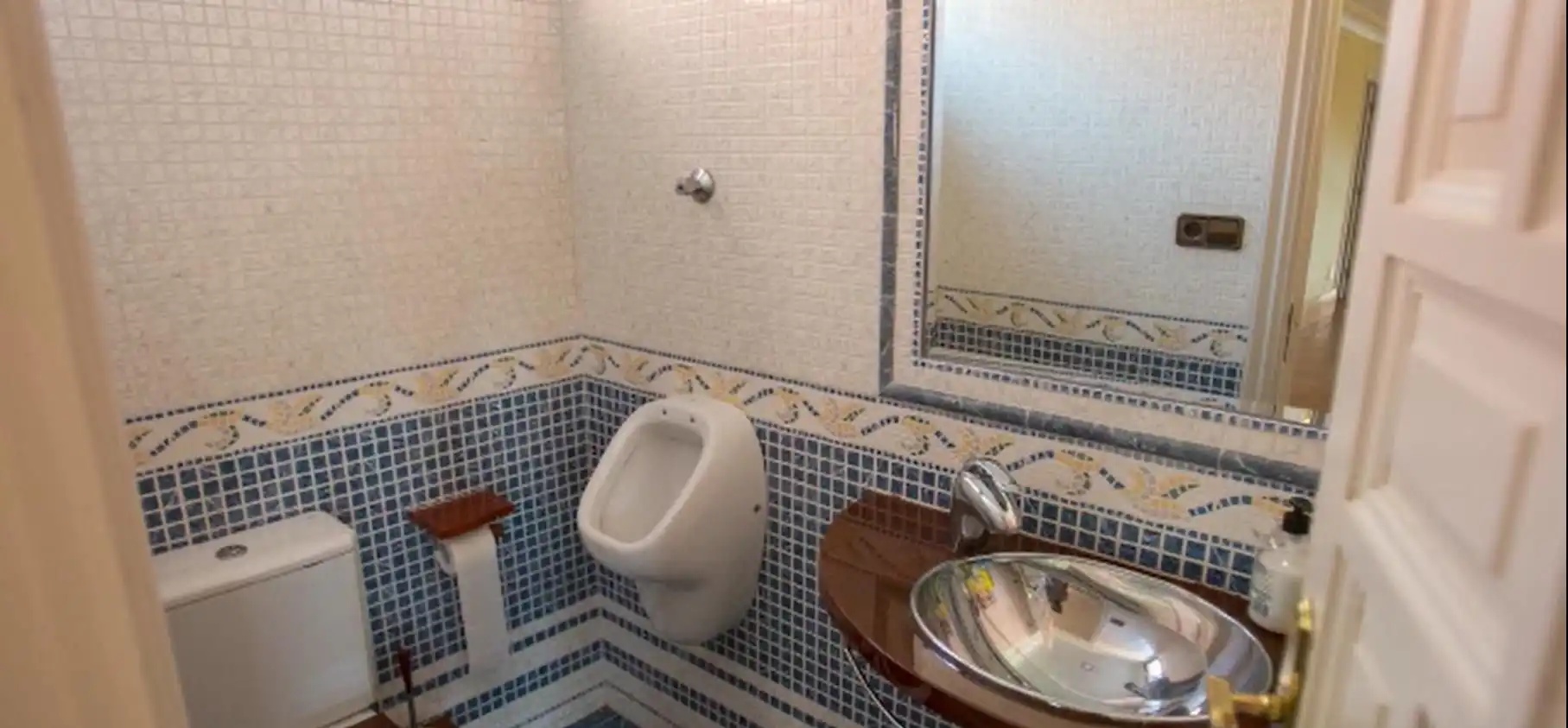 Bany de Finca rústica en venda en Sanxenxo amb Jardí privat, Parquet i Terrassa