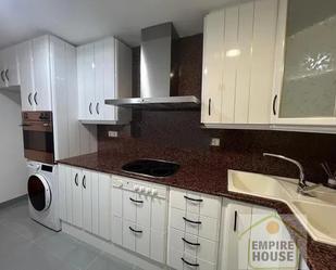 Cuina de Pis de lloguer en  Valencia Capital amb Aire condicionat, Parquet i Moblat