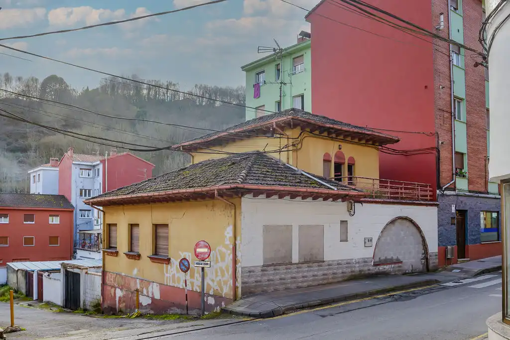 Vista exterior de Casa adosada en venda en Langreo