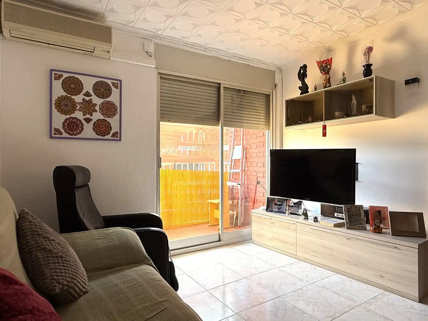 Sala d'estar de Pis en venda en Sant Boi de Llobregat amb Aire condicionat, Calefacció i Balcó