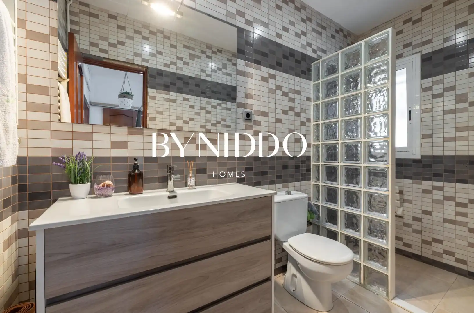 Bathroom of Houses for sale in Sant Cugat del Vallès  with Heating, Private garden and Terrace
