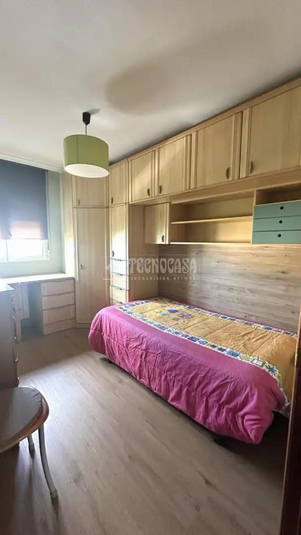 Bedroom of Flat for rent in Granada  with Heating and Balcony